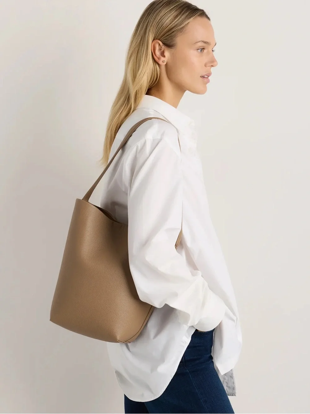 Quince Italian Leather Soft Bucket Shoulder Bag - Picture 2 of 7